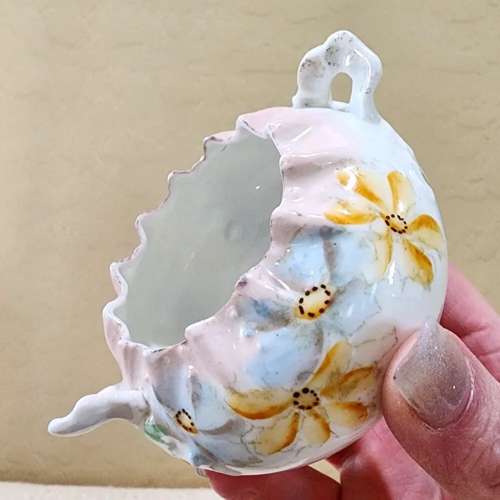 1900's Dainty Antique Hand Painted Daisy Flower Pinch Top Hair Catch Bowl Vanity